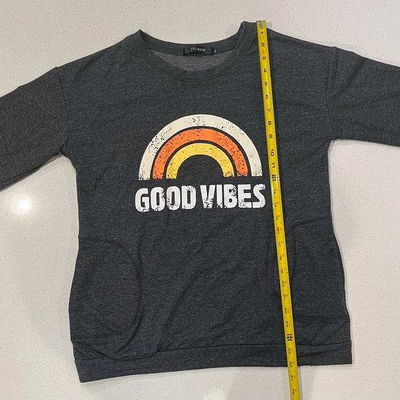TeCrew Grey 🧡Good Vibes🧡 Ladies Large (L) sweatshirt w/ Pockets - Picture 4 of 5
